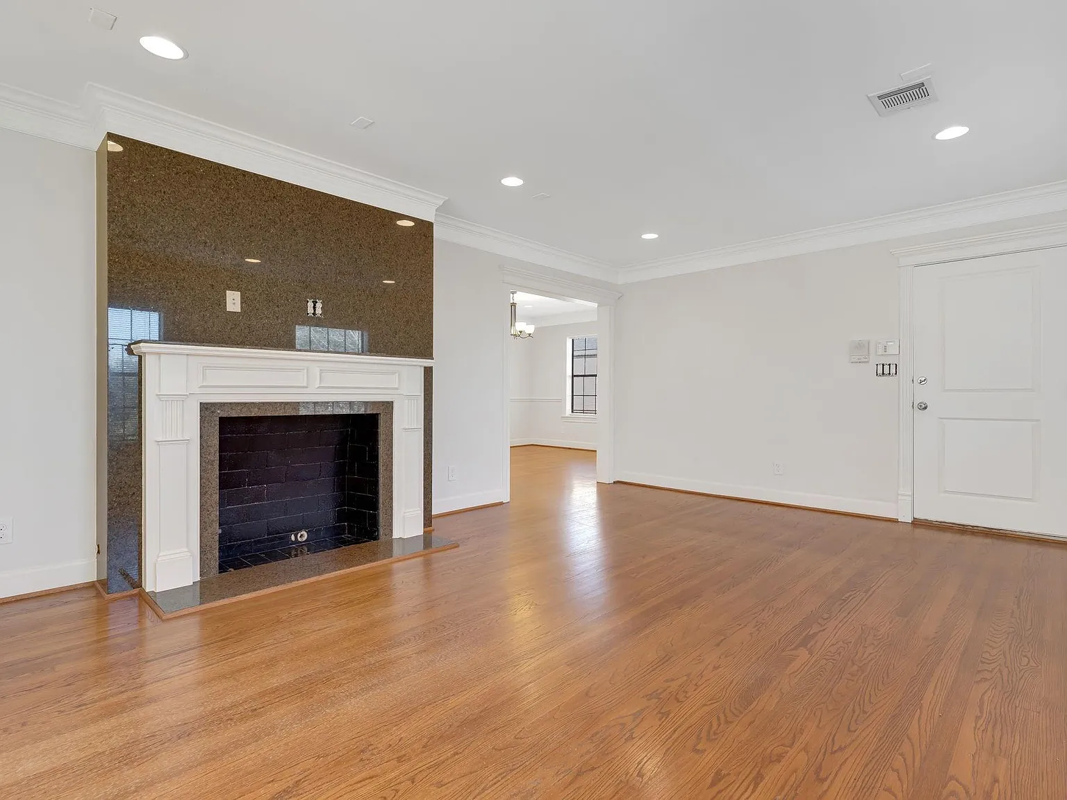 2 bed, 2.0 bath, 1500 sqft, $1,750 — Photo 2