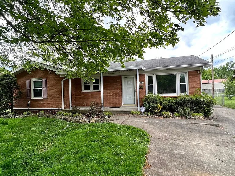 2029 Lynn Lea Rd — Photo 1