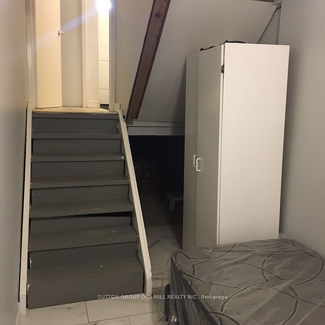 1st image of 1563 Albion Rd #64