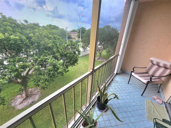 8120 SW 24th Street #303, North Lauderdale, FL 33068