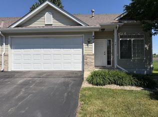 402 Creekside Dr, Buffalo, MN 55313