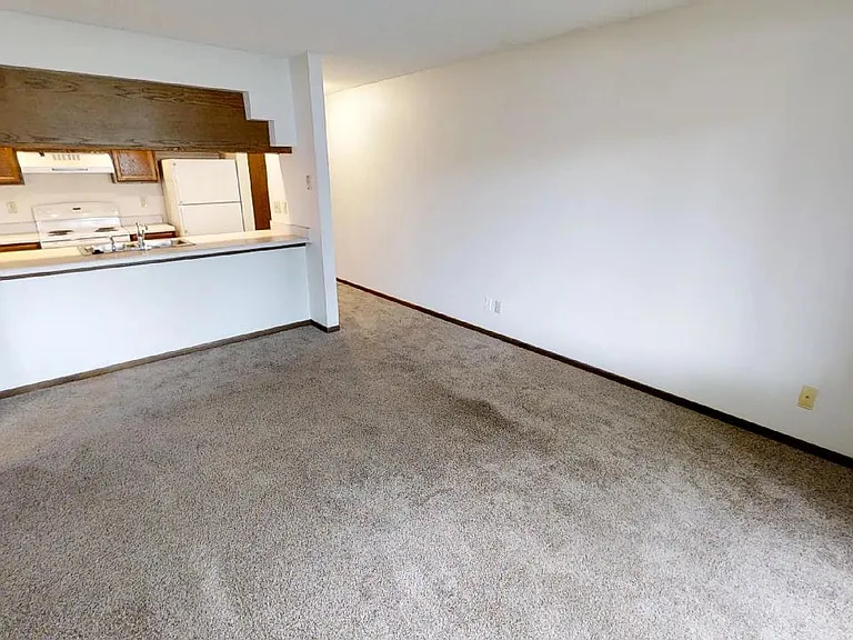 215 Raphael Ave — Photo 5