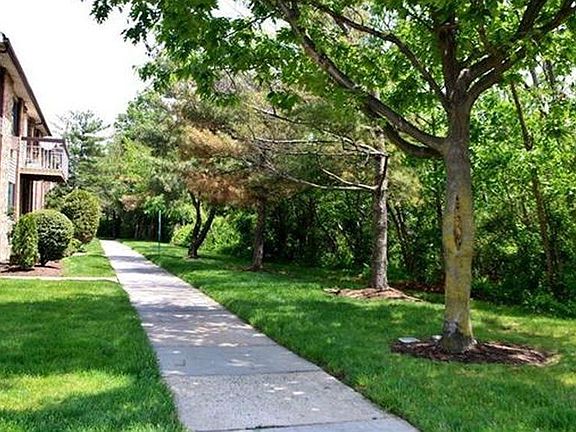 Community space for entertainment with privacy