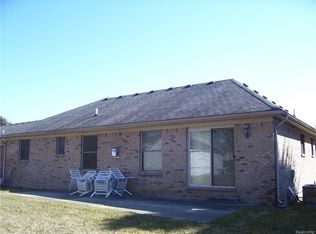 11285 River Dr, Warren, MI 48093