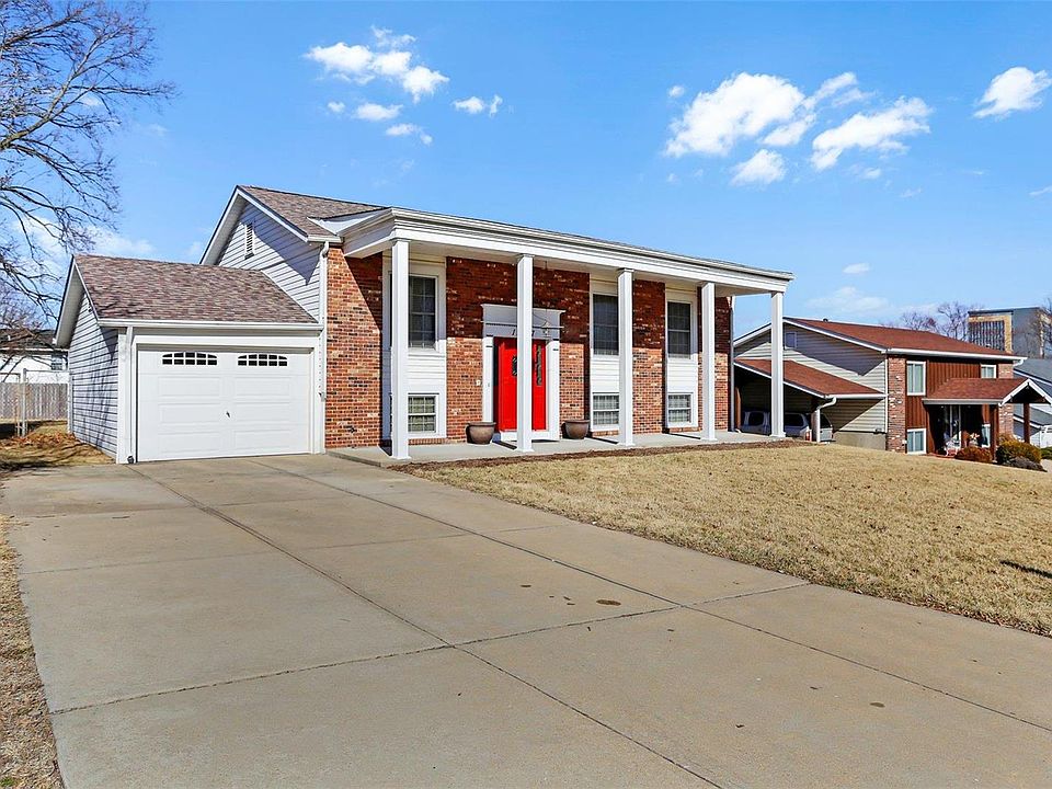 12437 Leigh Ln, Maryland Heights, MO 63043 Zillow