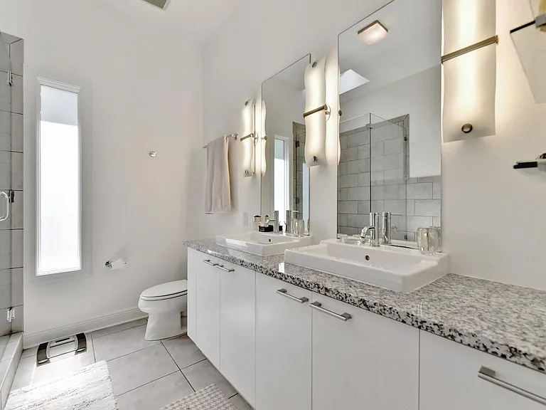 2319 Pruett St — Photo 16