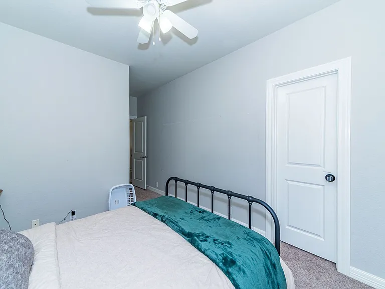 15814 Seekers St — Photo 34