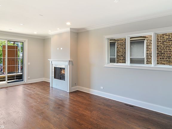 4th image of 2744 N Southport Ave #1