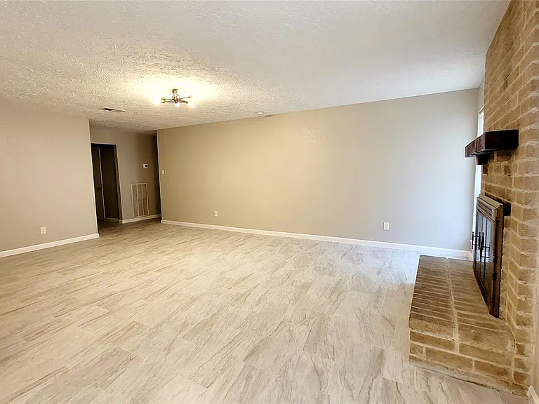 16818 Dutch Ridge Dr — Photo 11