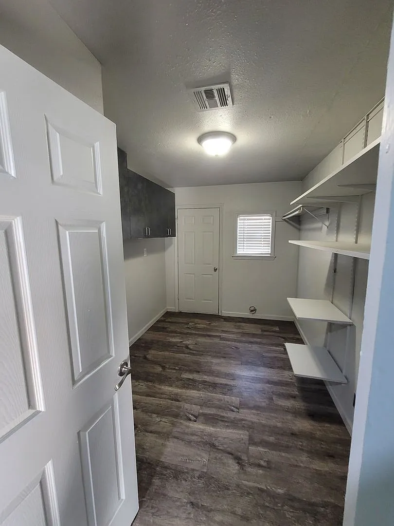 555 E Harmon Midwest City, OK — Photo 2