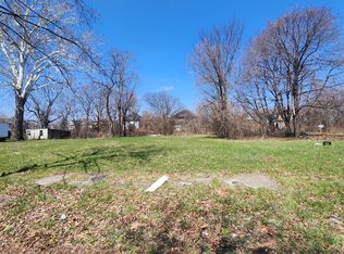 595 Leicester Ct, Detroit, MI