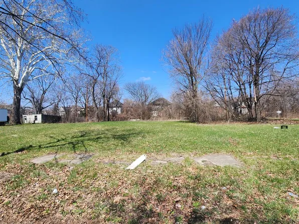 595 Leicester Ct, Detroit, MI 48202