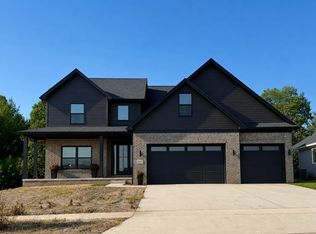 25812 Brighton Ln, Brownstown, MI 48134