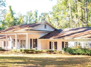 101 Meadow St, Walterboro, SC 29488