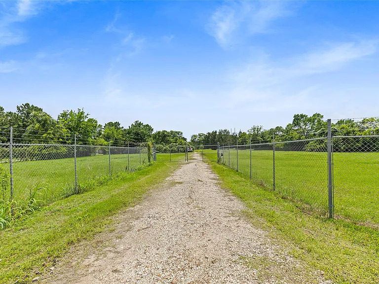 10973 Longstreet Rd — Photo 37