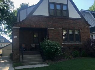 1709 N 68th St, Wauwatosa, WI 53213