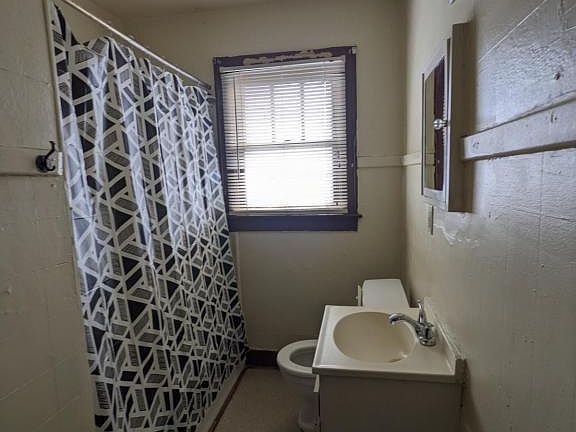 3rd image of 122 W Markland Ave APT 3