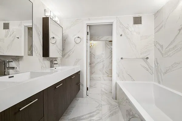 Rented by R New York | media 6