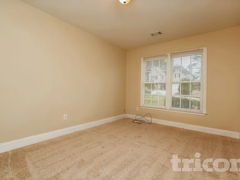 605 Kaylins Ct — Photo 9