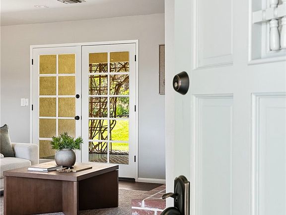 3rd image of 6030 Portola Rd