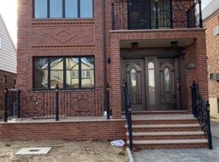 35-12 203rd St, Bayside, NY 11361