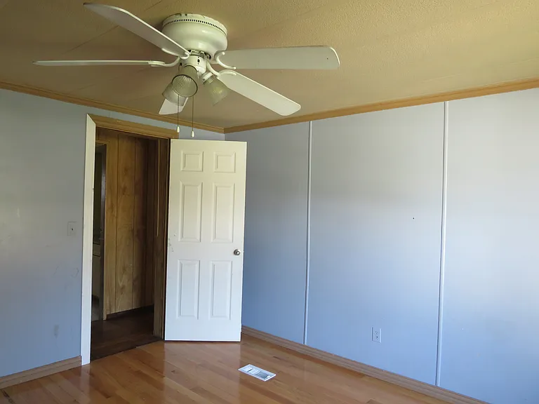 109 King Rd — Photo 12