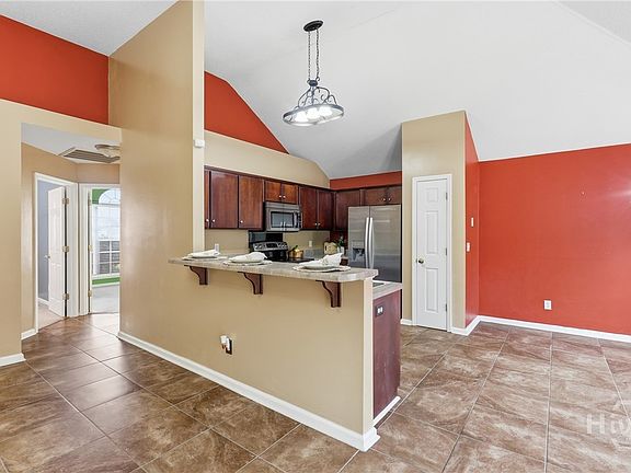 4th image of 35 Farmers Circle