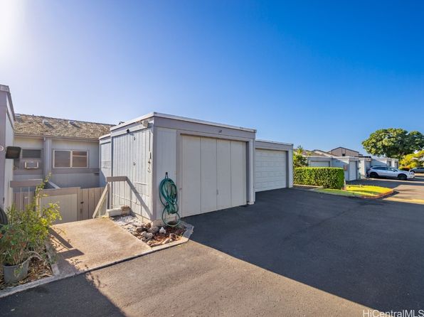 98-1453 Kaahumanu St #E215, Aiea, HI 96701