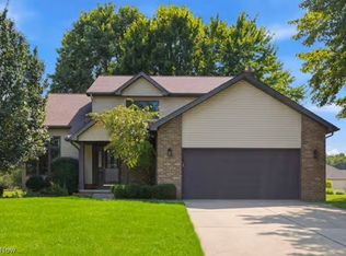 7711 Amberwood Trl, Youngstown, OH 44512