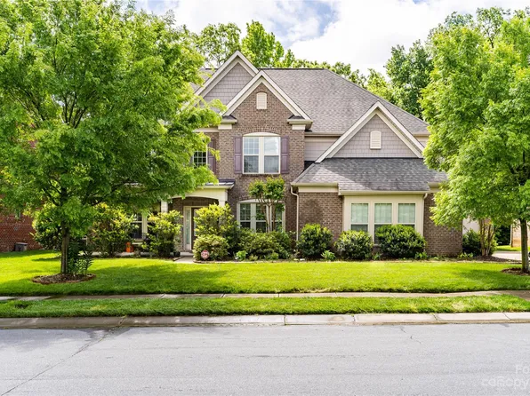 10600 Kristens Mare Dr, Charlotte, NC 28277