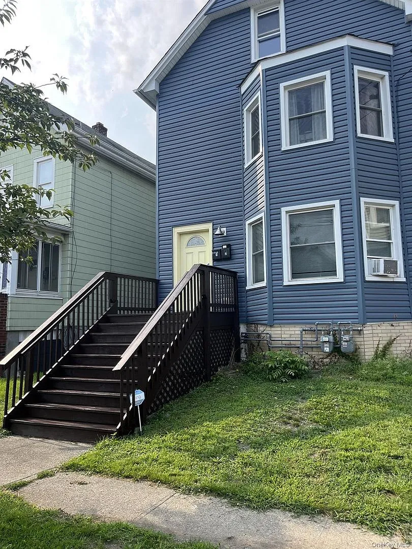 2 bed, 1.0 bath, 824 sqft, $1,850 — Photo 1
