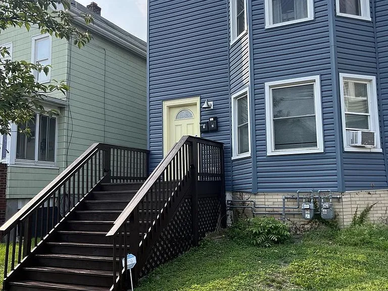 42 Taylor Ave — Photo 1