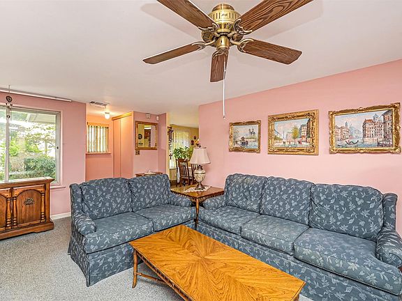 2nd image of 528 Daryl Dr #528