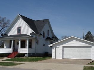 413 Jackson St, Cuba City, WI 53807