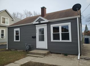 1019 Edwards St, Waukegan, IL 60085