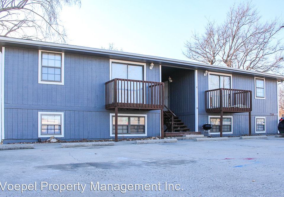 1st image of 716 NE Ball Dr APT A