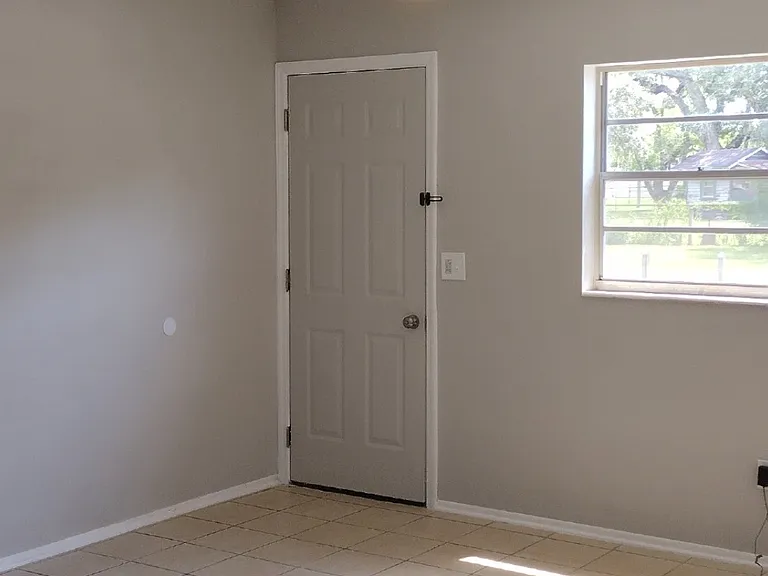 5301 E 18th Ave #1 — Photo 2