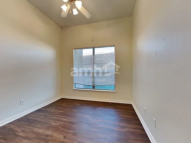 1831 Leann Ln — Photo 18