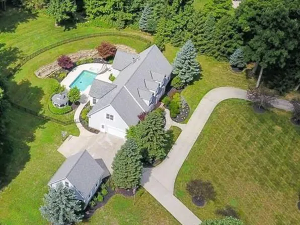 10610 Mount Royal Dr, Concord Township, OH 44077