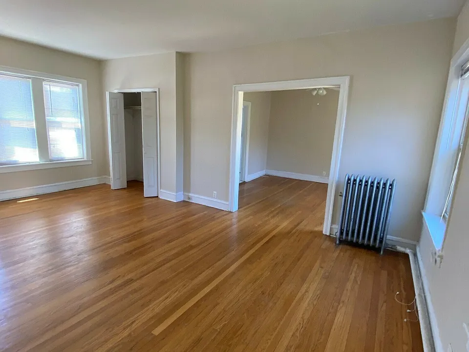830 Reba Pl #3S