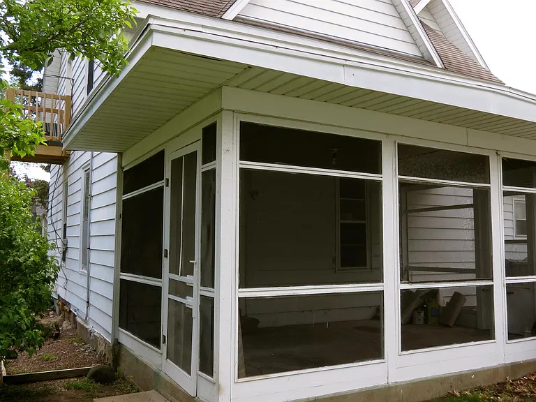 Screened-in patio