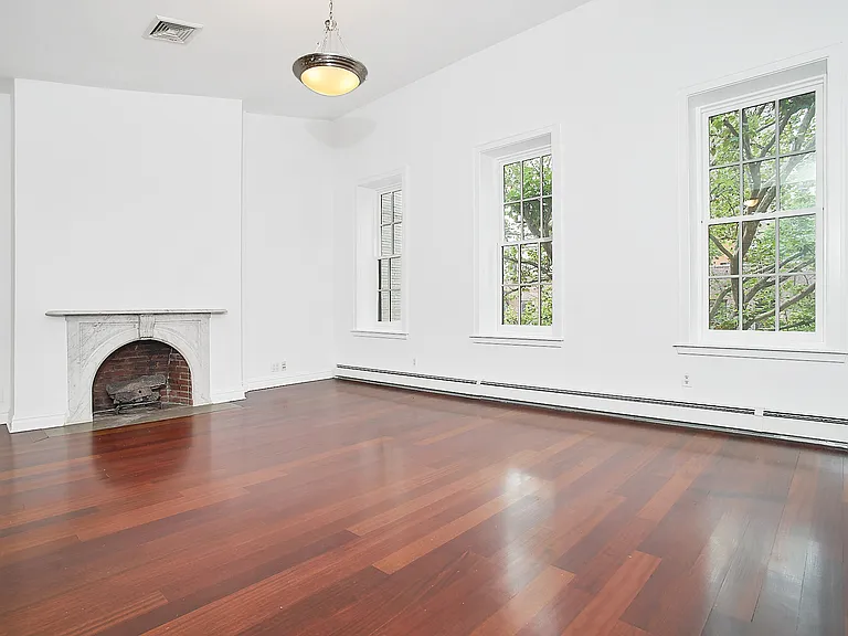 353 E 19th St #3 — Photo 1
