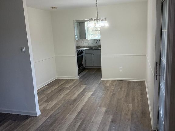 4th image of 3313 Johns Ct #3313
