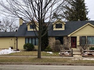 435 S Cedar St, Palatine, IL 60067