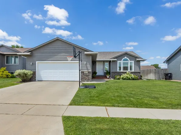 3113 S Triple Play Ave, Sioux Falls, SD 57110