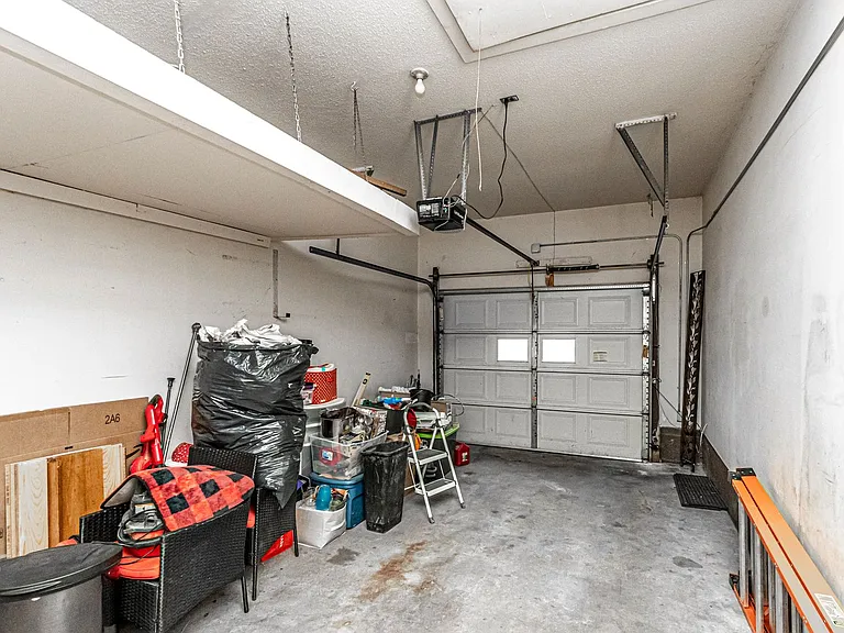 1011 Skyline Dr — Photo 4