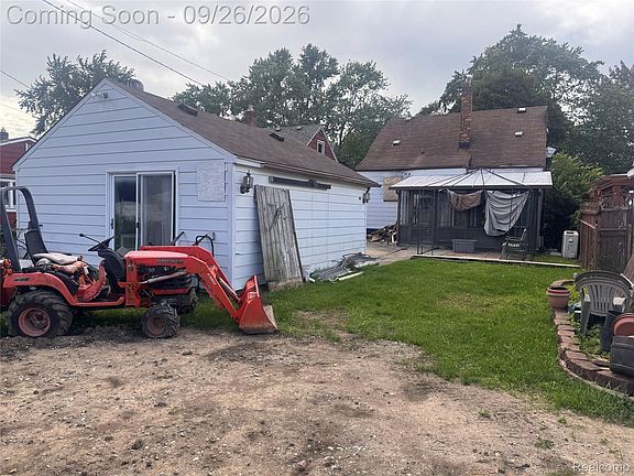 4th image of 7997 Weddel St