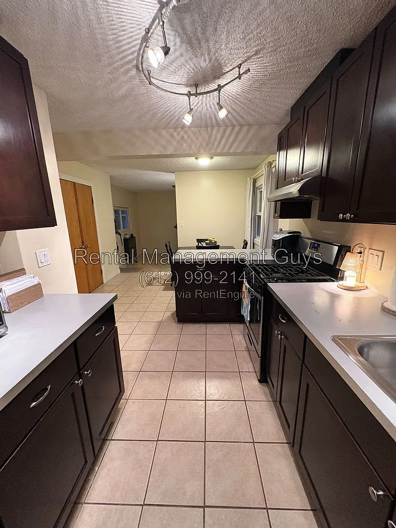 4 bed, 2.0 bath, $2,400 — Photo 1