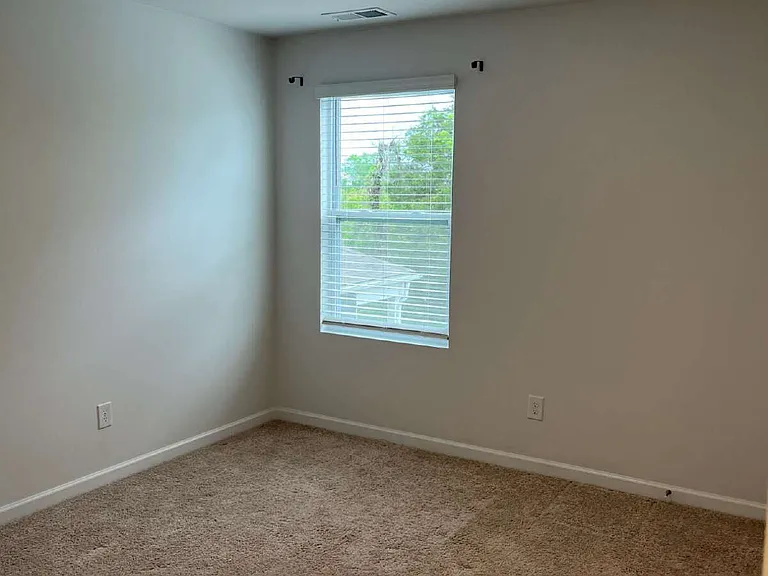 1083 Pepper Stone Dr — Photo 16