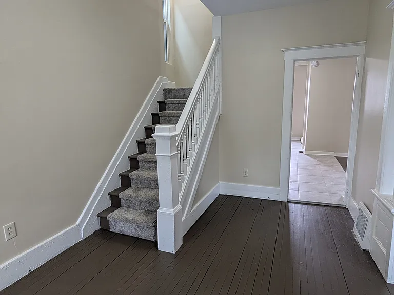 2956 Lothrop St — Photo 2